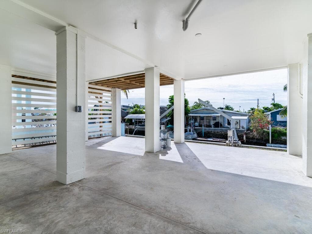 542 Coconut AVE photo 20 of 33