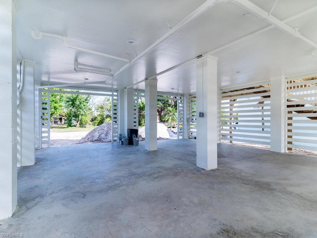 542 Coconut AVE photo 25 of 33
