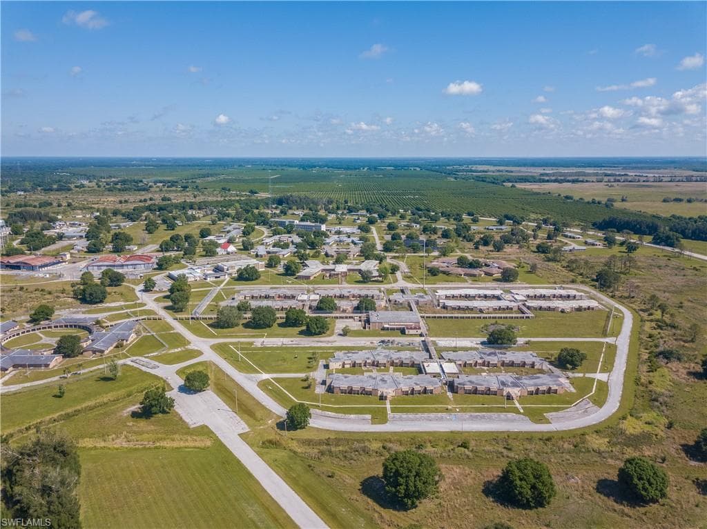 5871 SE Highway 31 12 photo 1 of 13