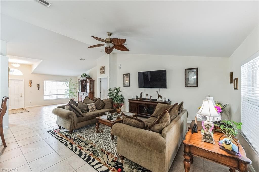 9161 Migue CIR photo 9 of 28