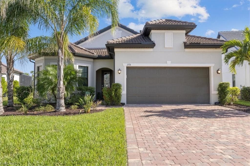 2718 Aviamar CIR photo 1 of 35