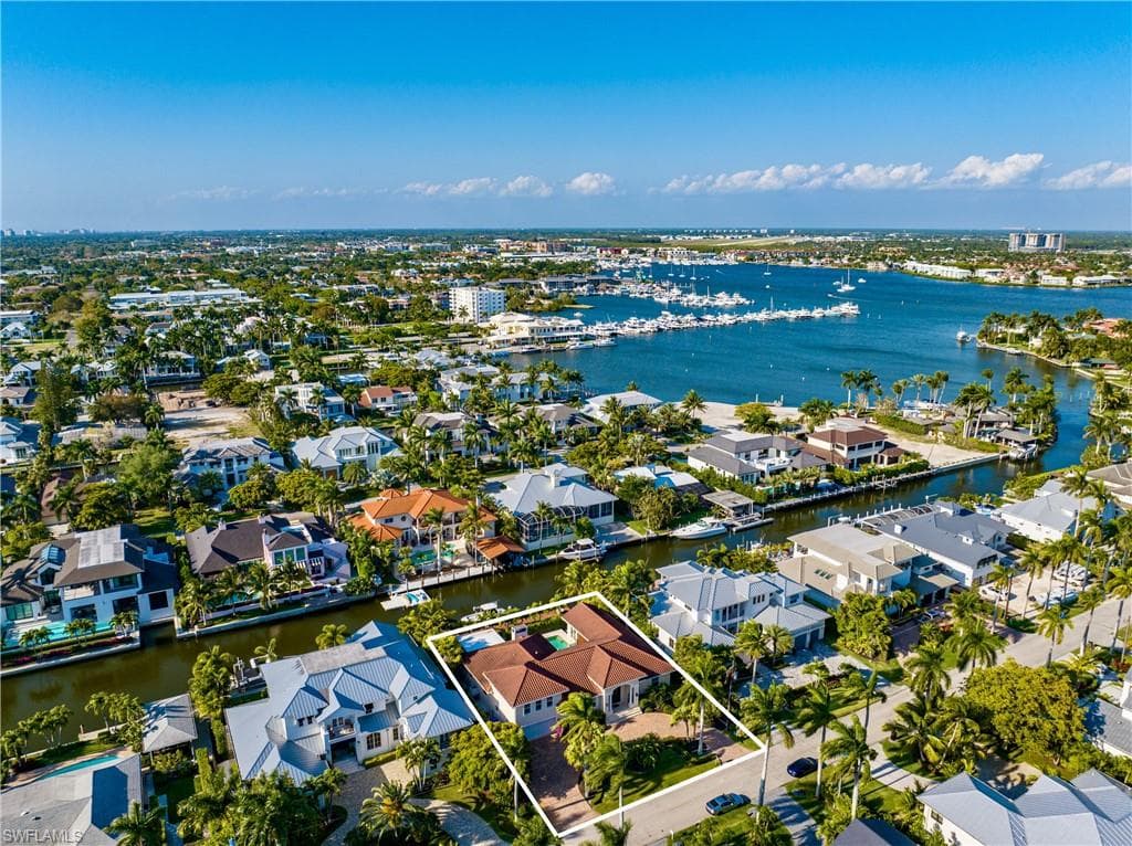 Easy, quick, bridge-free access to Naples Bay and the Gulf of Mexico