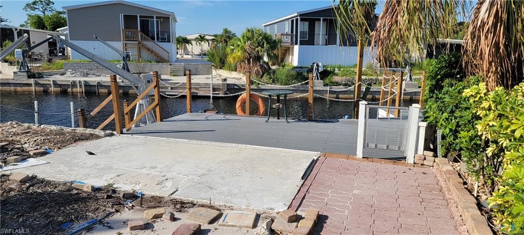 Back area with a canal view