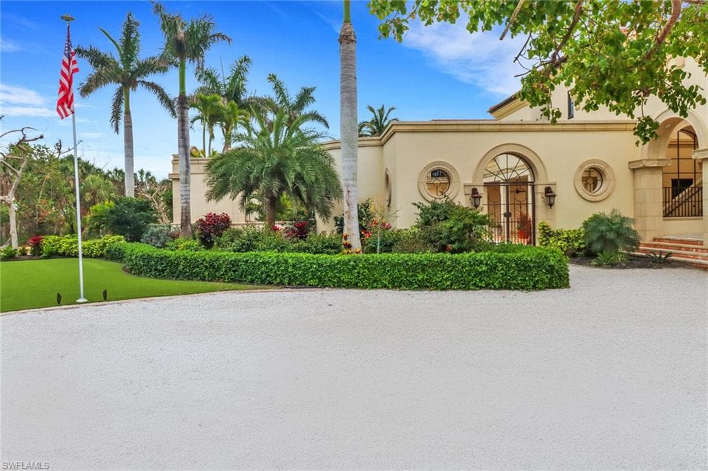 6111 Sanibel Captiva RD photo 31 of 36