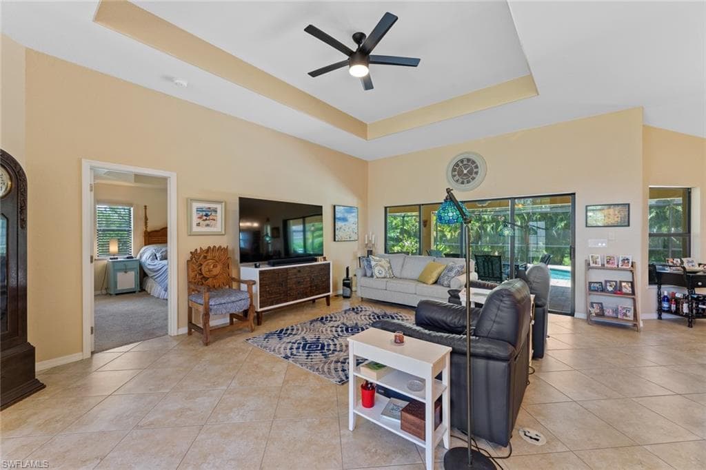 Open concept living room - tray ceilings