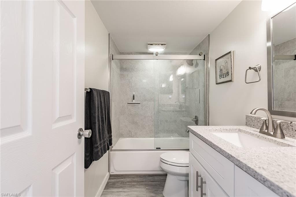 380 Seaview CT 604 photo 24 of 36