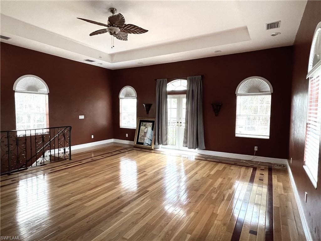 500 SF Bonus Room over Garage with balcony overlooking Harborage Dr.