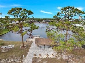 Community Lake & Fishing Pier