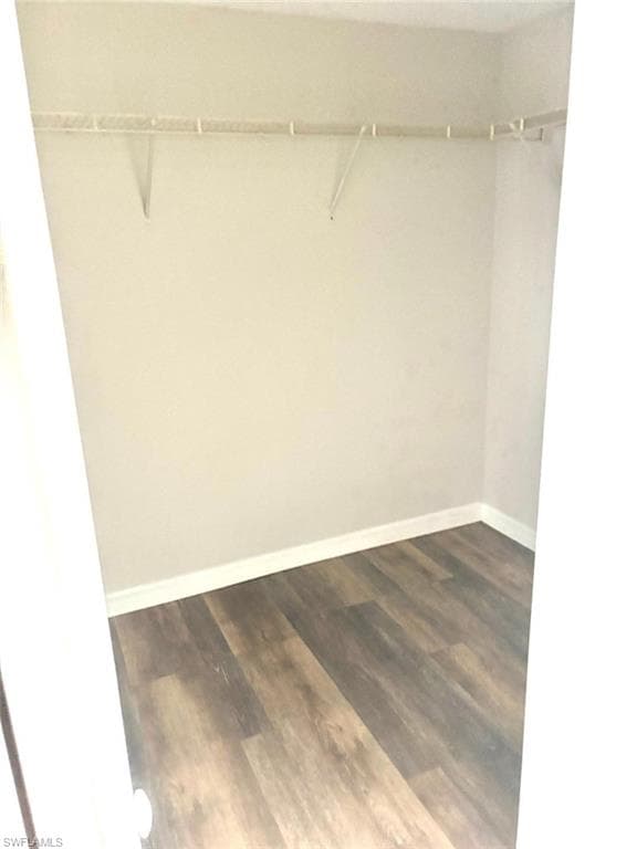 MASTER WALK IN CLOSET - EXTRA LARGE