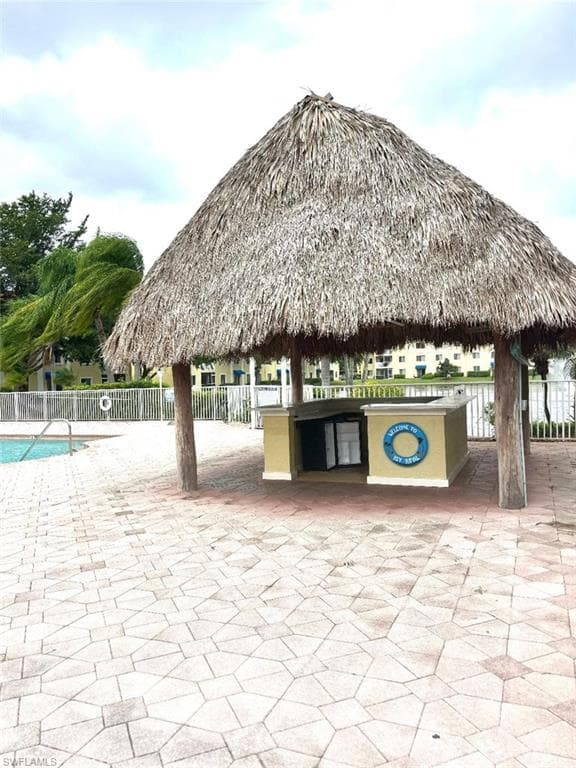 TIKI HUT