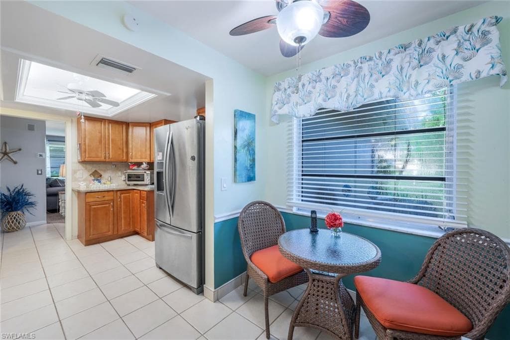 5564 Williamson WAY photo 13 of 45