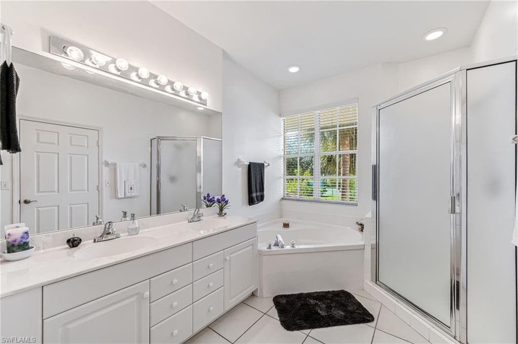 25778 Lake Amelia WAY 201 photo 14 of 24