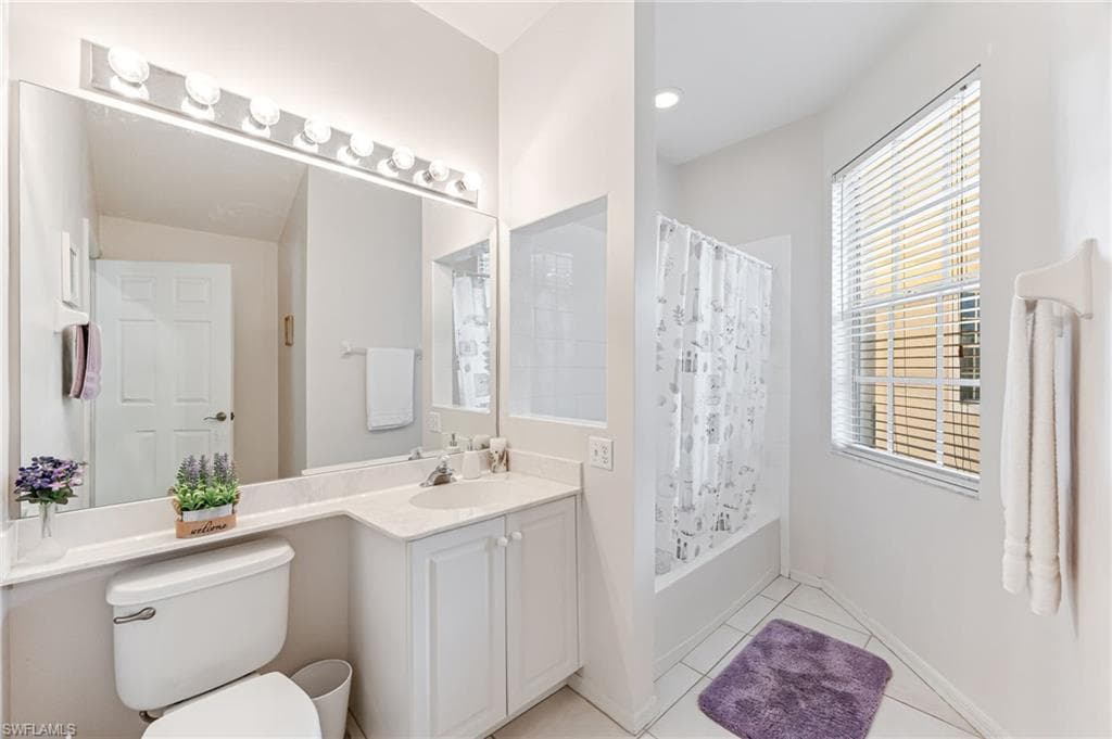 25778 Lake Amelia WAY 201 photo 19 of 24