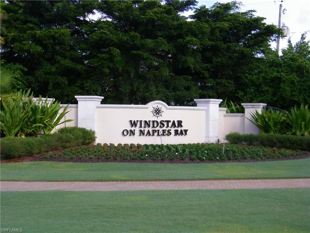 GATED WINDSTAR ON NAPLES BAY
