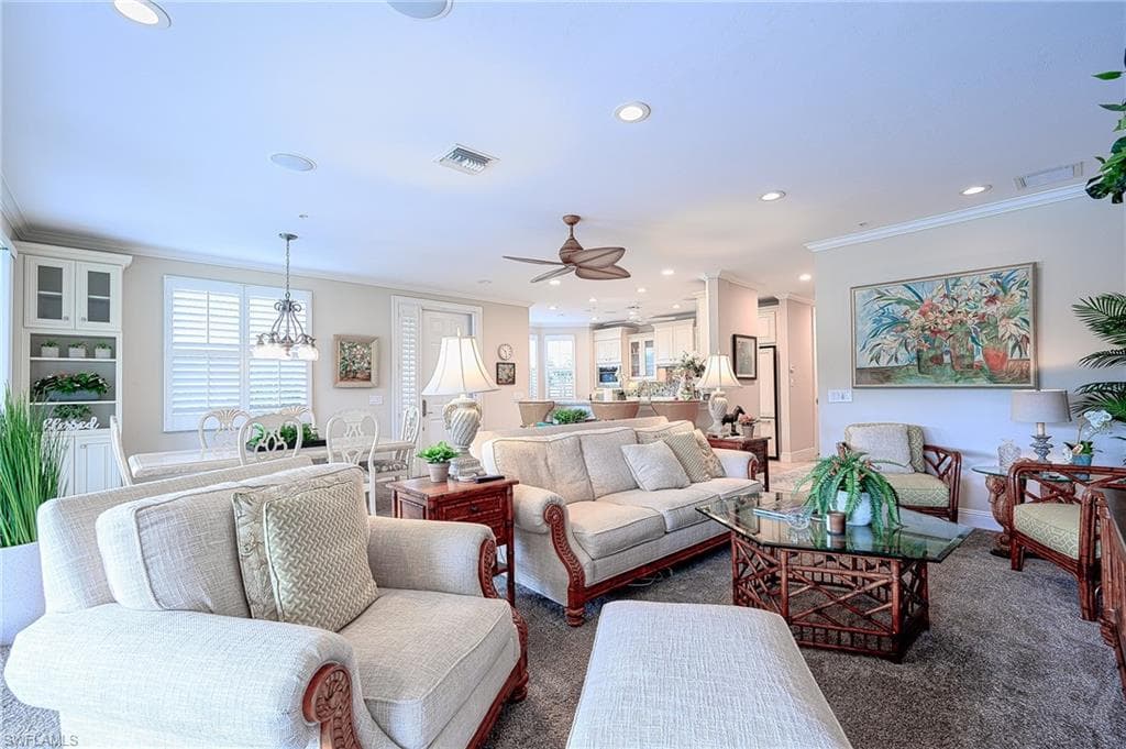 SPACIOUS LIGHT AND AIRY LIVING ROOM