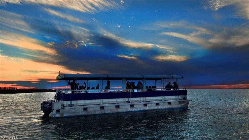 KEEWAYDIN QUEEN BOAT TO PRIVATE BEACH TWICE DAILY AND FEATURING SUNSET CRUISES