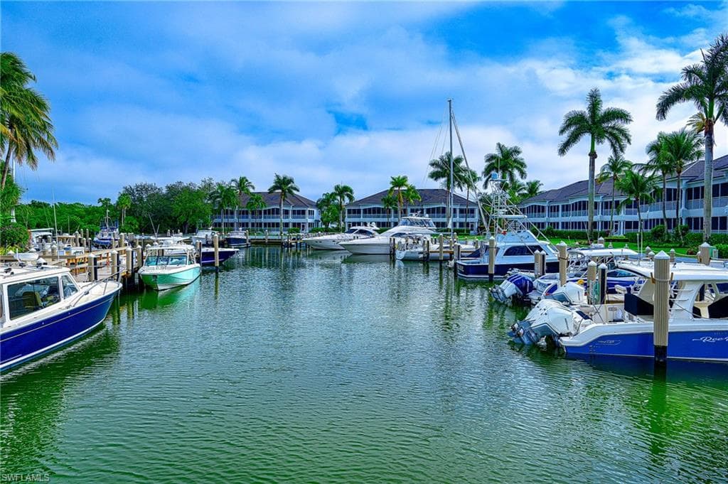 SOUTHPOINTE MARINA FACING EAST