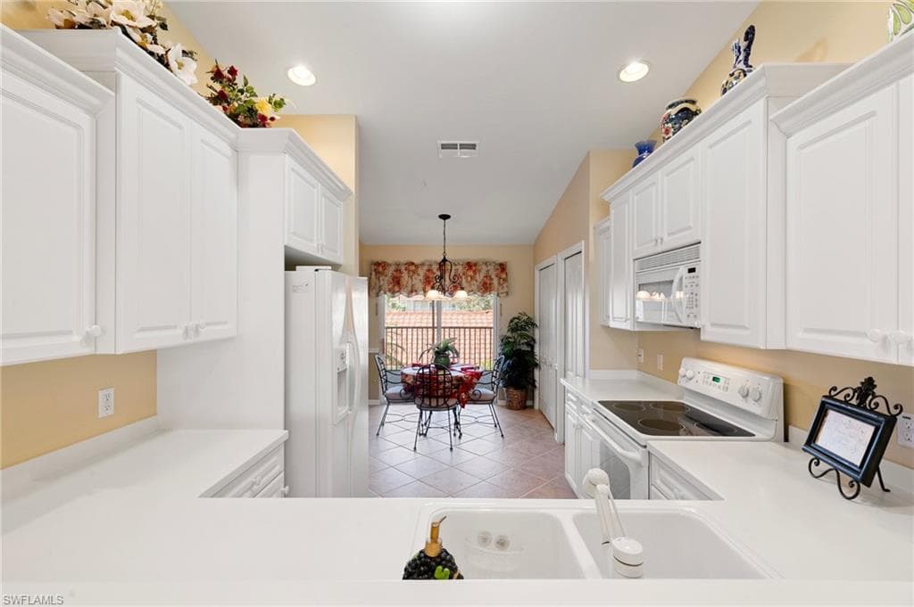 2860 Cypress Trace CIR 1825 photo 9 of 31