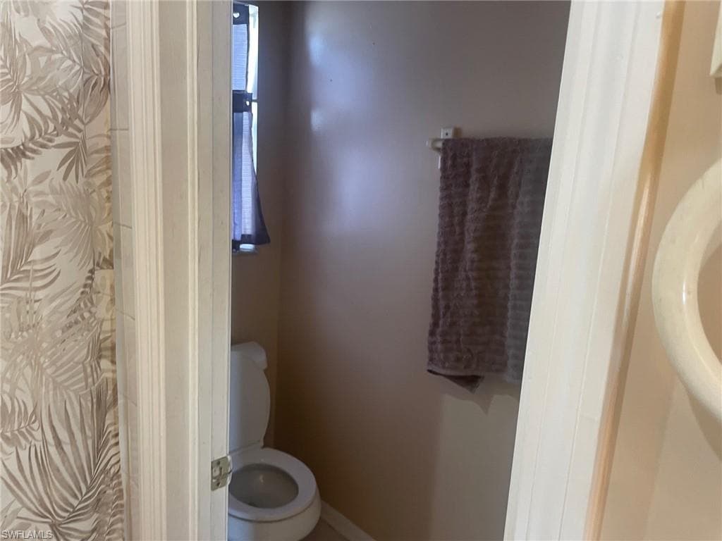 3129 Woodside AVE photo 16 of 23