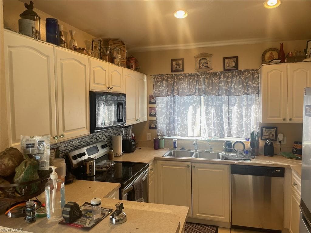3129 Woodside AVE photo 20 of 23