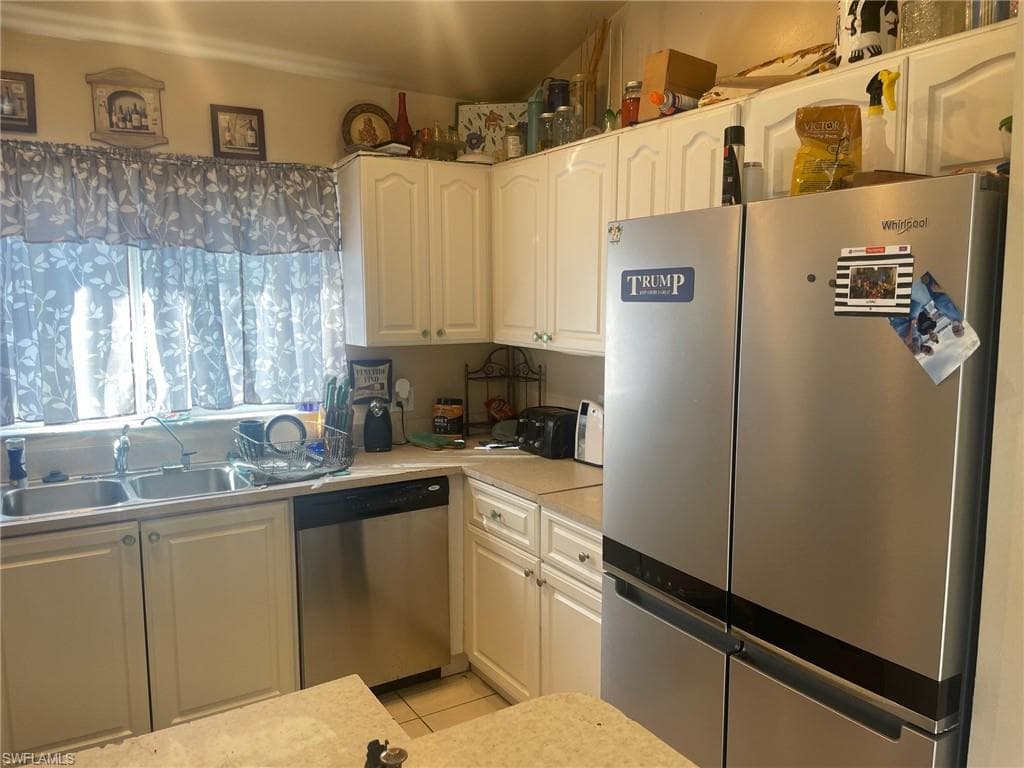 3129 Woodside AVE photo 19 of 23