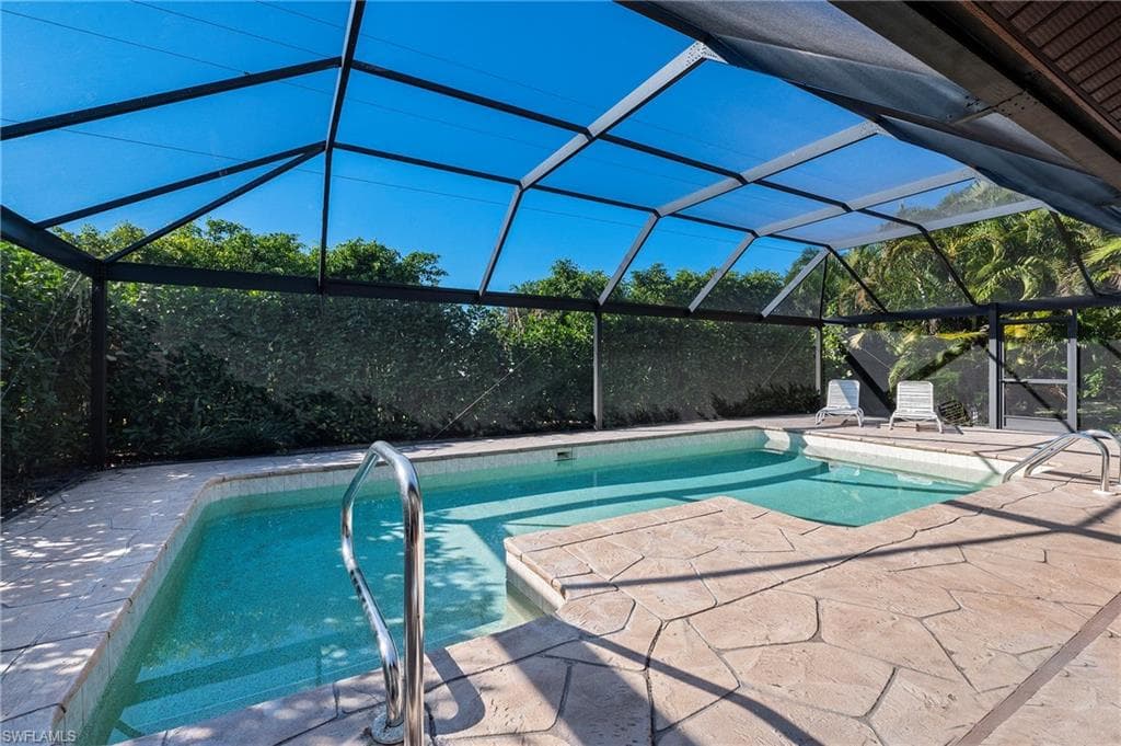 Heated pool, panoramic new cage