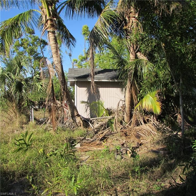View of side of home