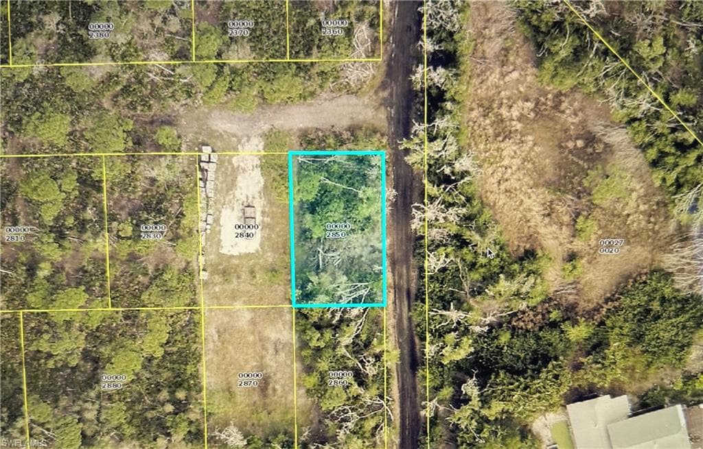 7001 Guava AVE photo 1 of 11