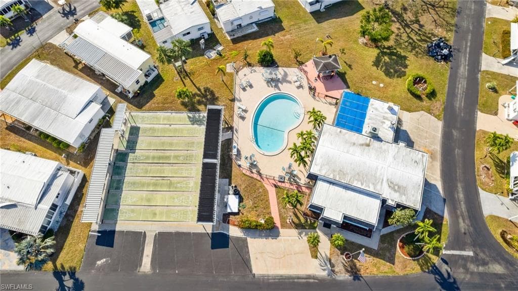 Birds eye view of property