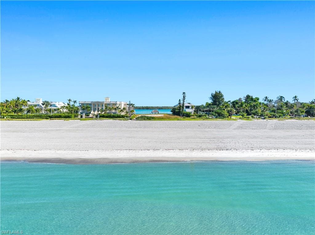 15819 Captiva DR photo 5 of 28