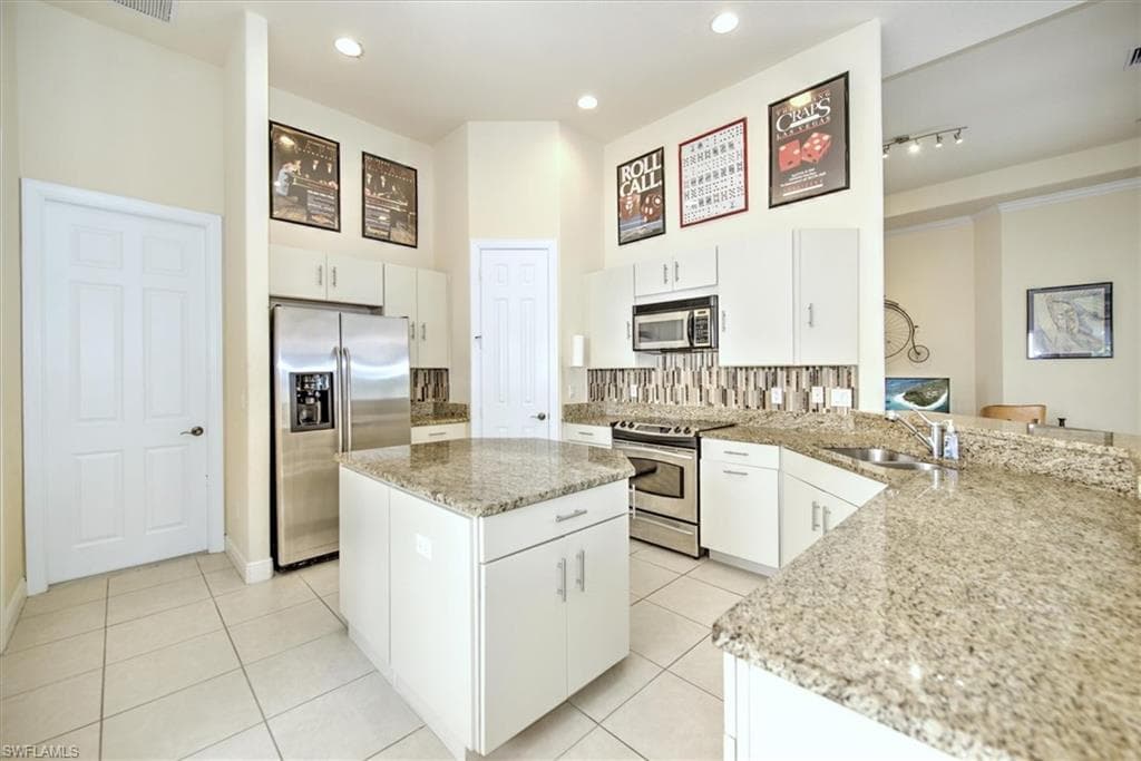 2878 Lone Pine LN photo 13 of 46