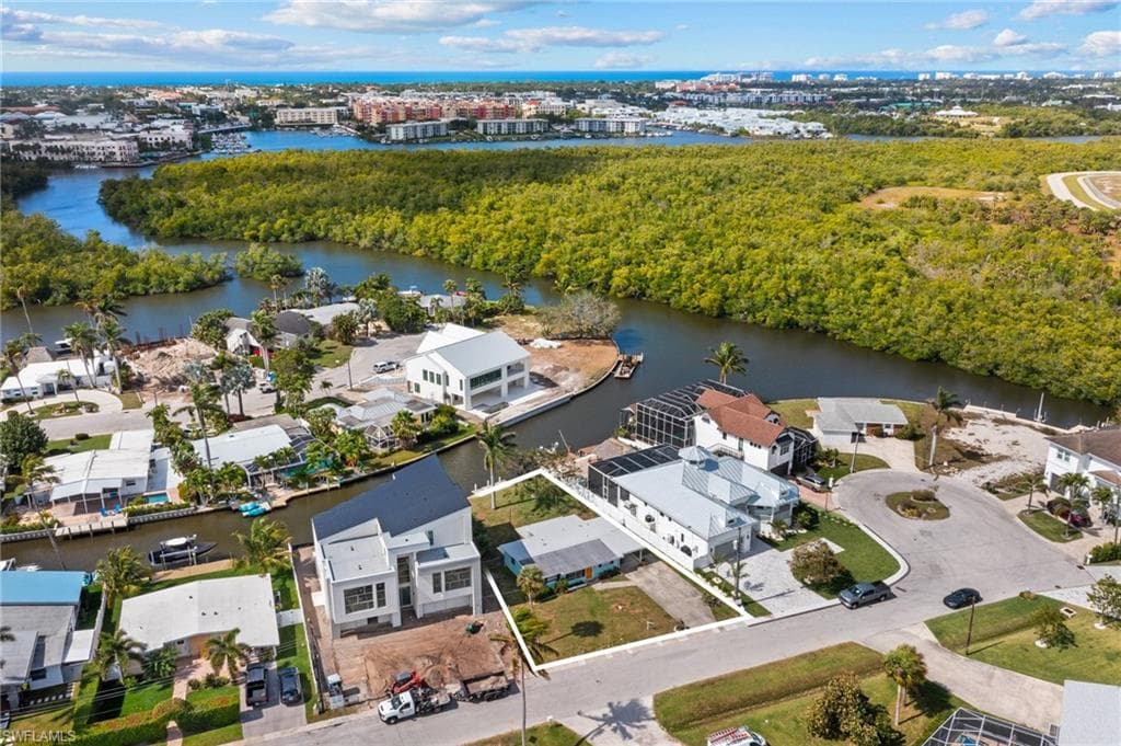 1796 Holiday LN photo 29 of 30