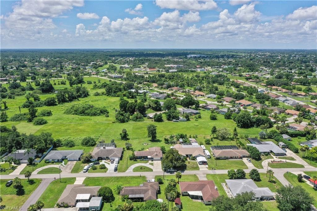 Birds eye view of property