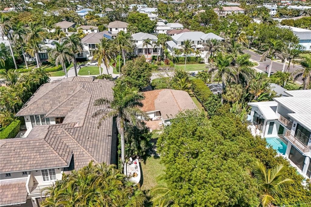 Bird's eye view with a residential view