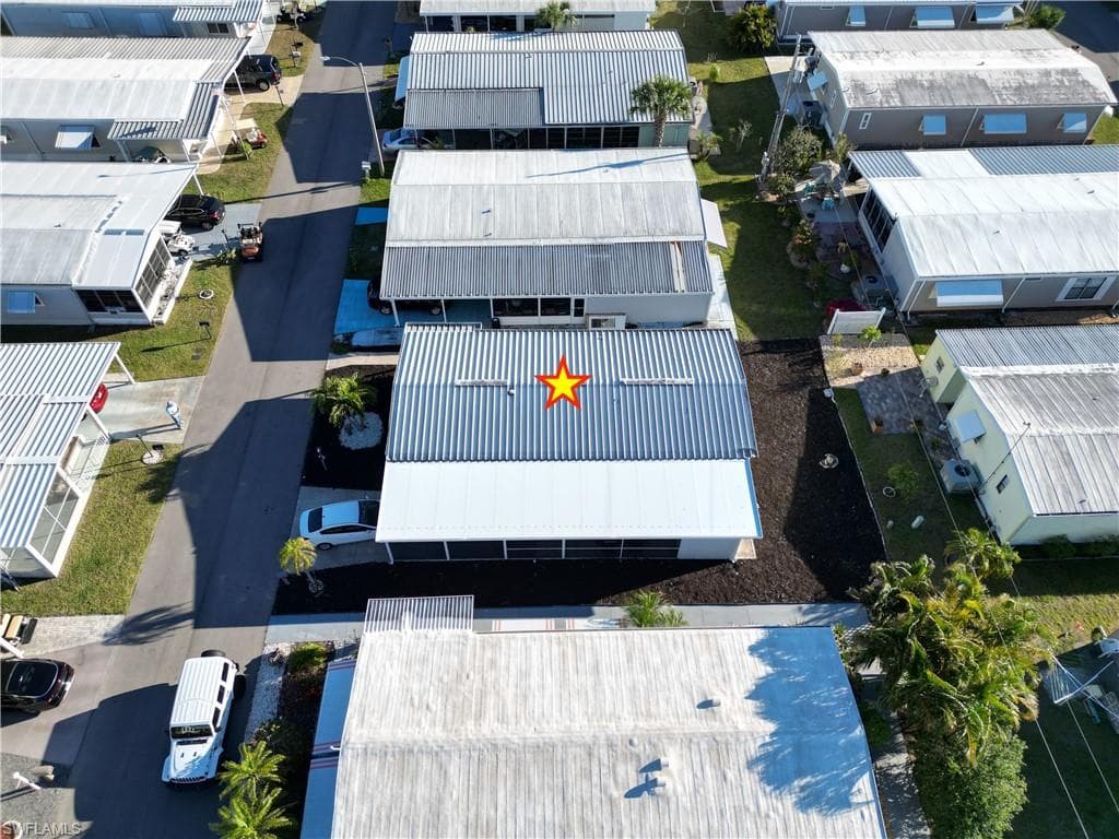 Birds eye view of property