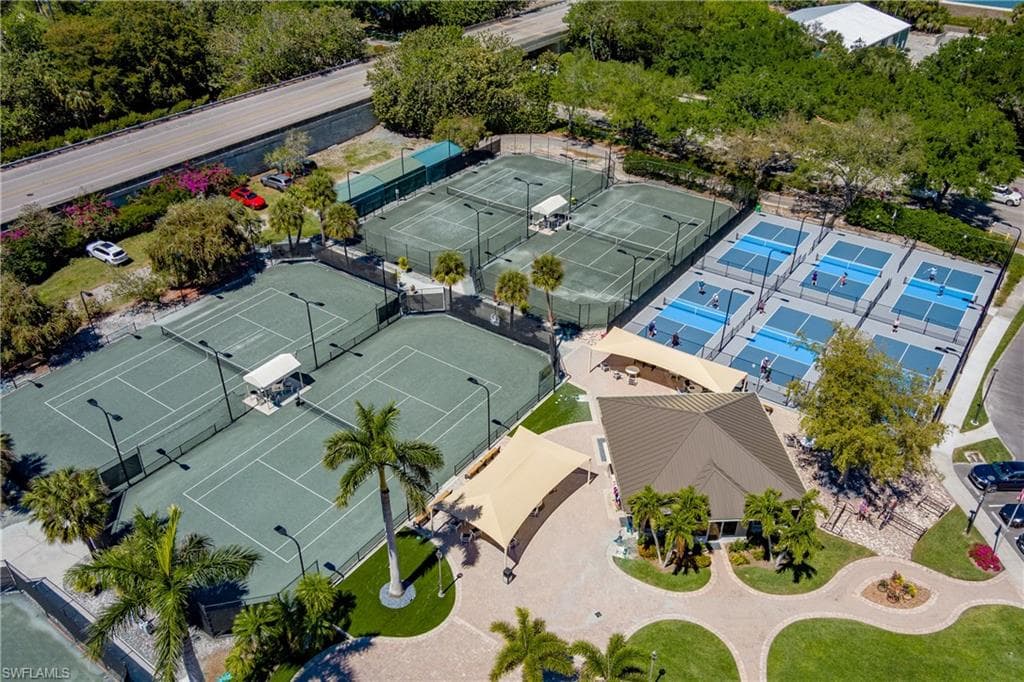 Pelican Marsh community tennis and pickle ball courts