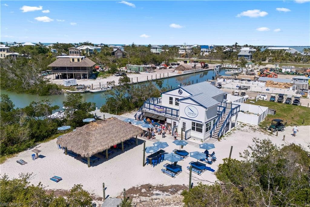 Barnacles - walk over or kayak over in just few minutes from your dock to the world famous Barnacle Phils - a restarurant and gift shop with outdoor games and great food!
