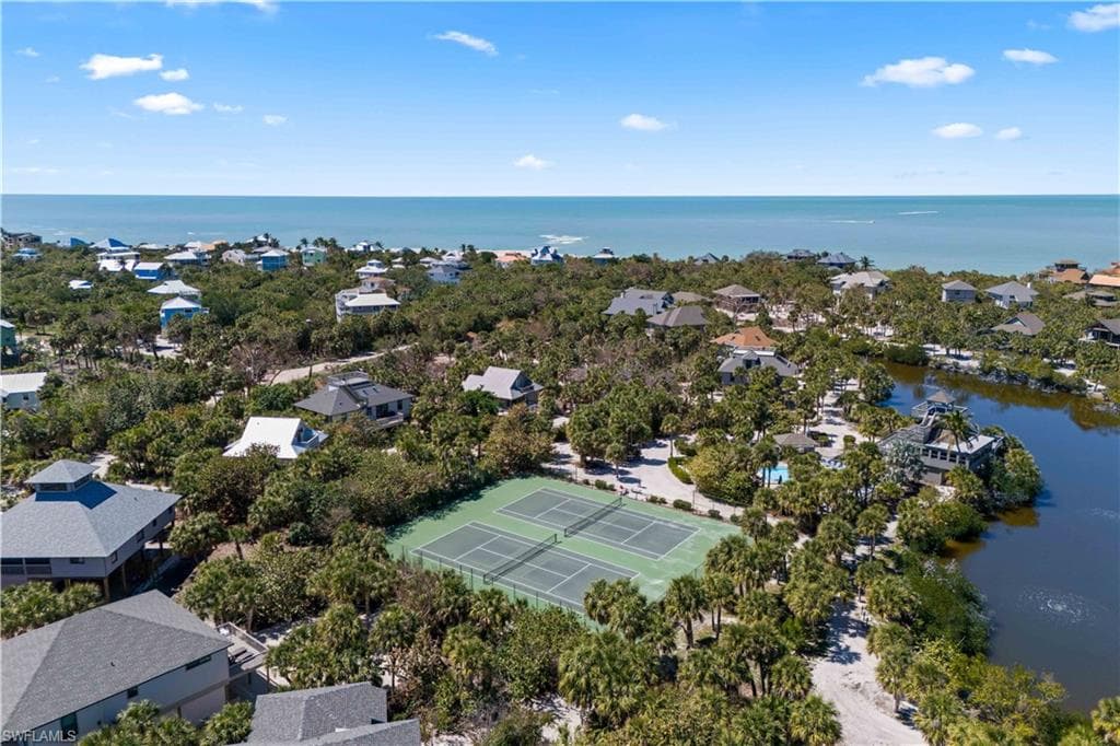Tennis courts and so many other amenities are available - some have memberships attached.