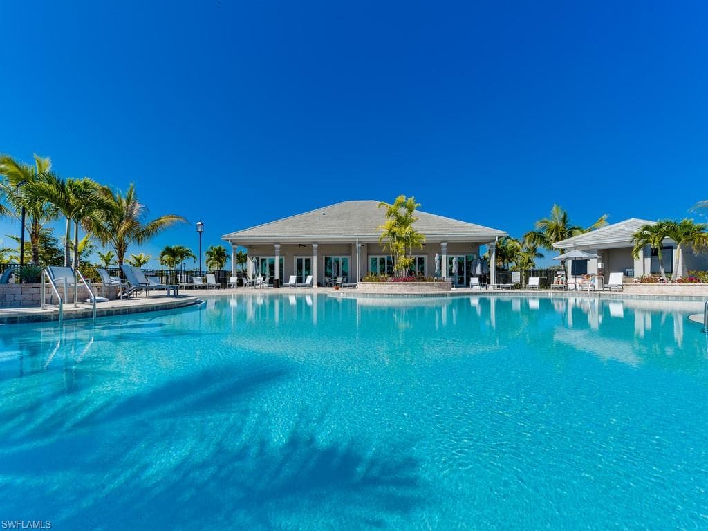 Flamingo Club Pool