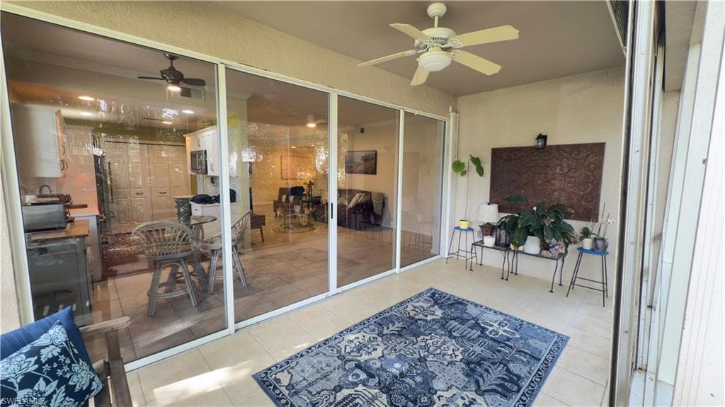 Lanai with ceiling fan