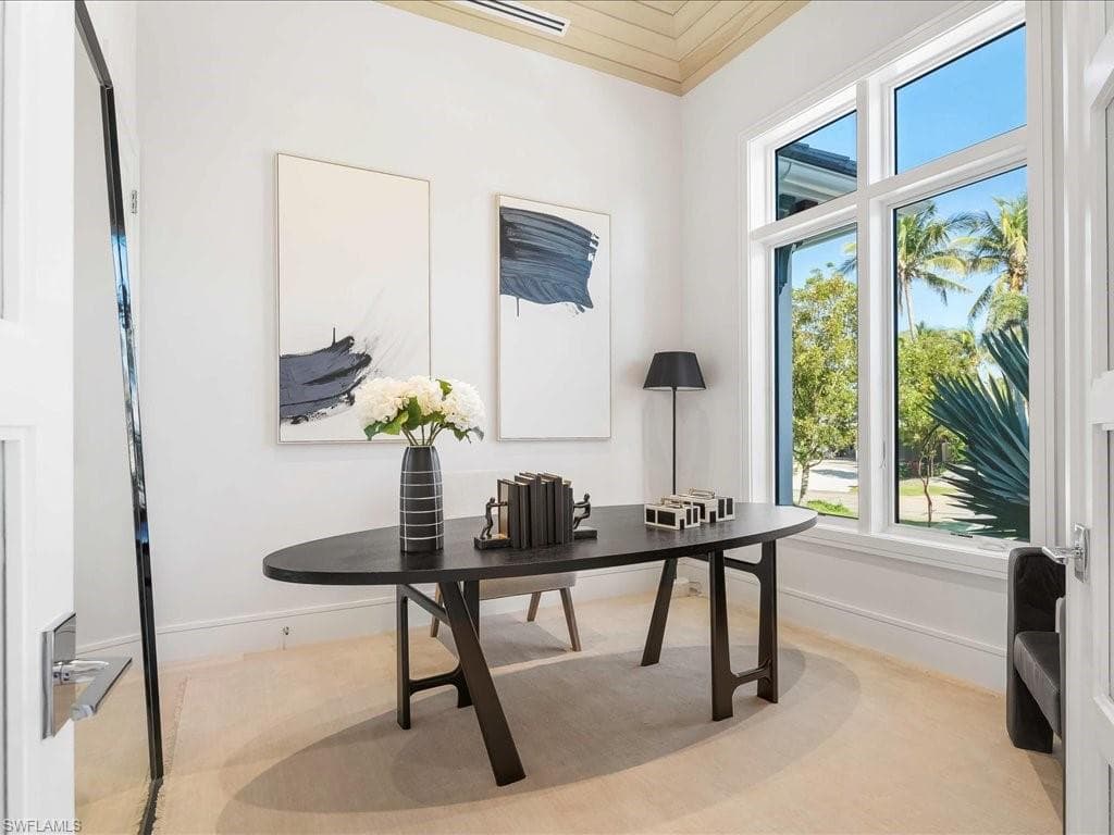Office with baseboards