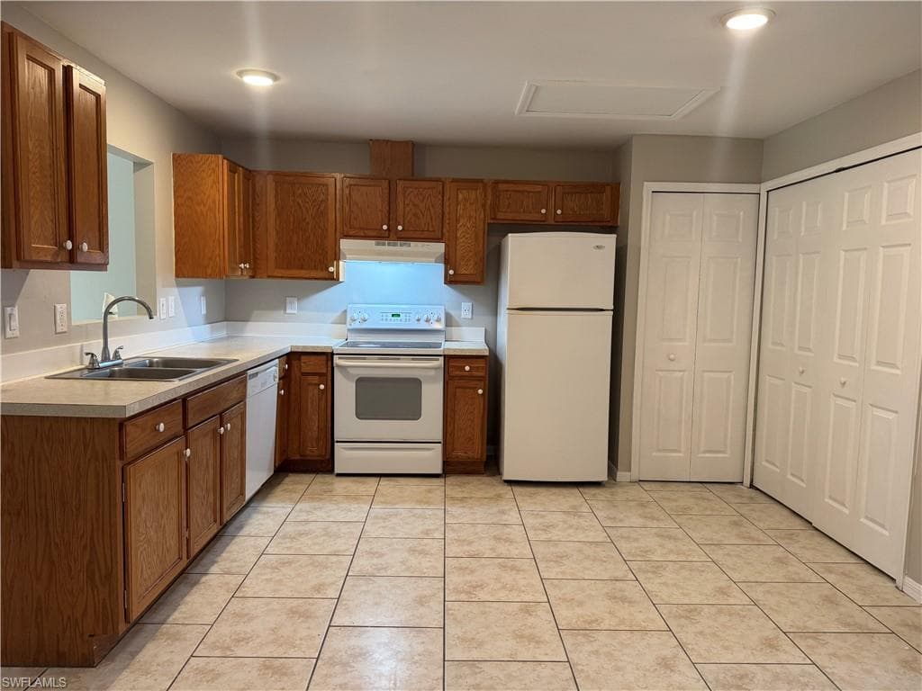5031 Locke LN photo 7 of 20