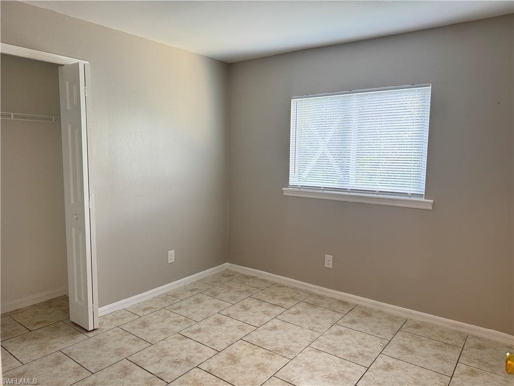 5031 Locke LN photo 15 of 20