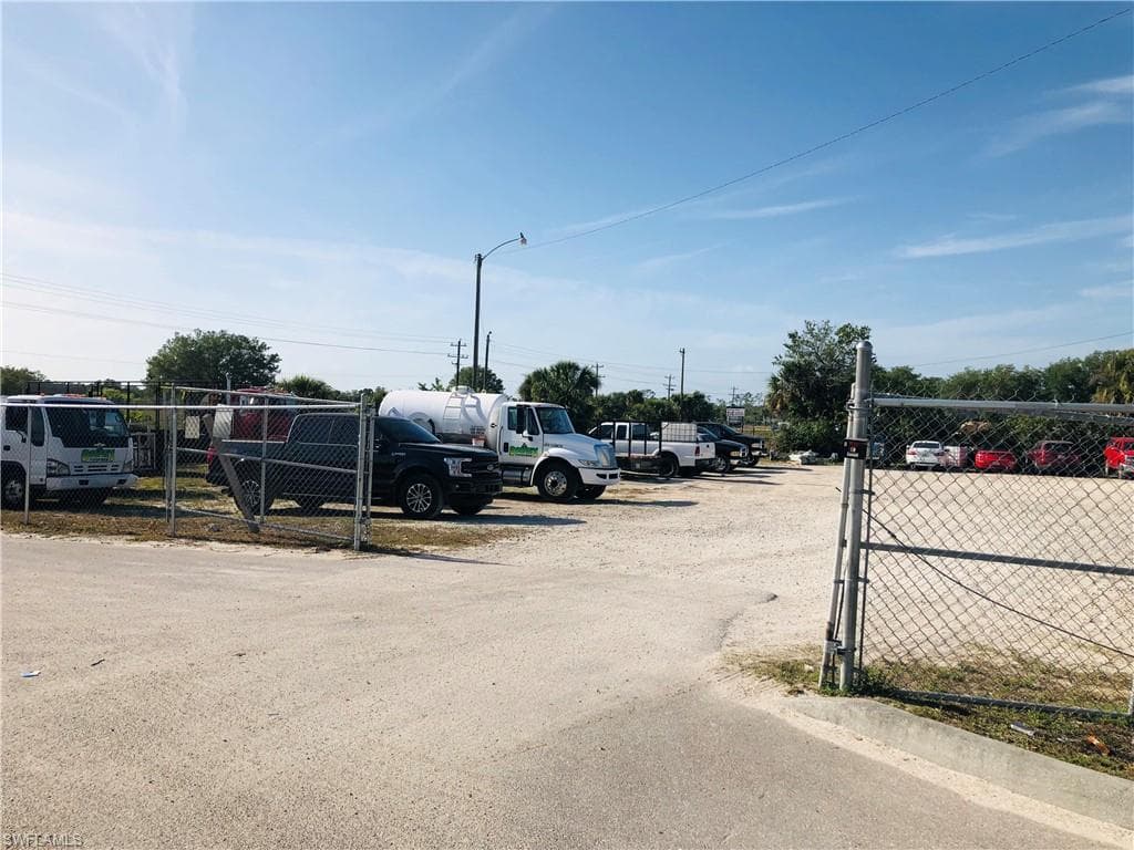 FRONT PARKING