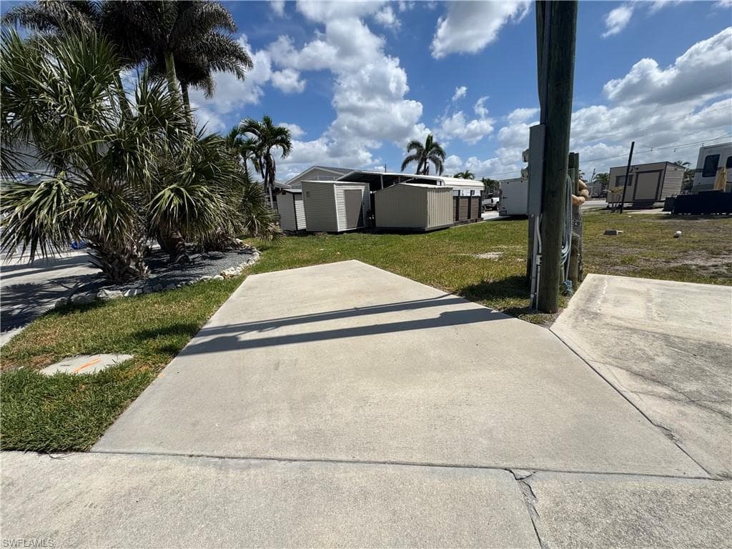 Surrounding community with mail area