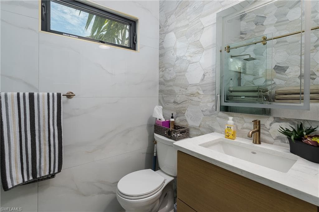 13613 Snapper LN photo 15 of 31