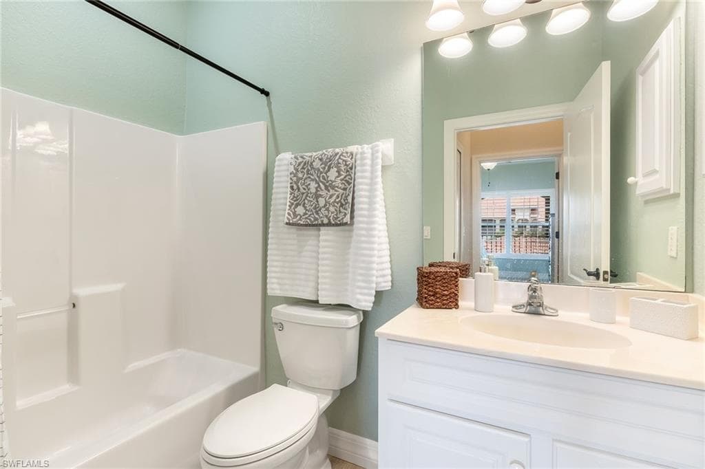 10202 L Pavia BLVD 10202 photo 13 of 22