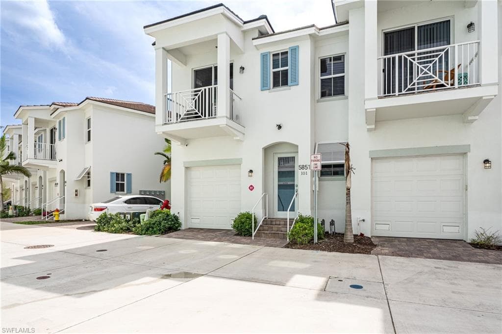 5851 Shell Cove DR 101A photo 1 of 47