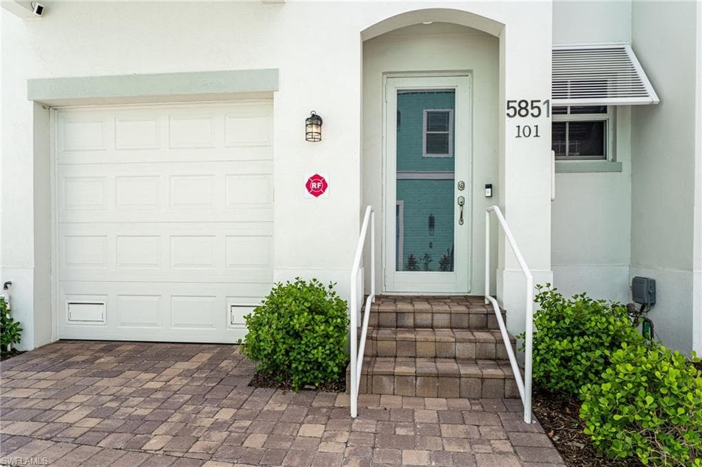 5851 Shell Cove DR 101A photo 34 of 47