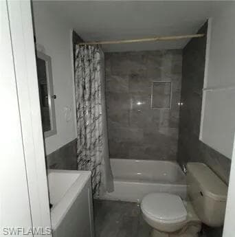 5640 4th AVE photo 6 of 17